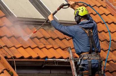 Démoussage et hydrofuge de toiture à Plonéis